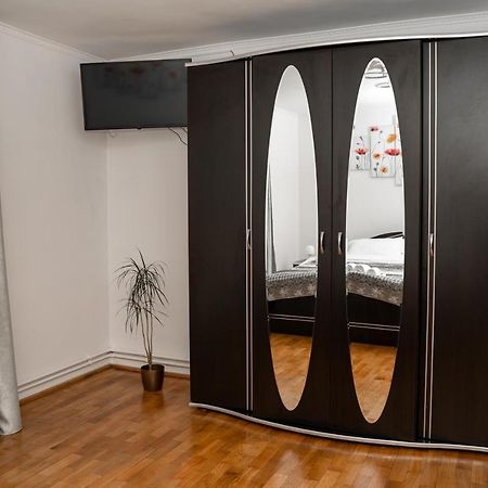 Apartament Panoramic La Casa In Comuna Răşinari Exterior foto