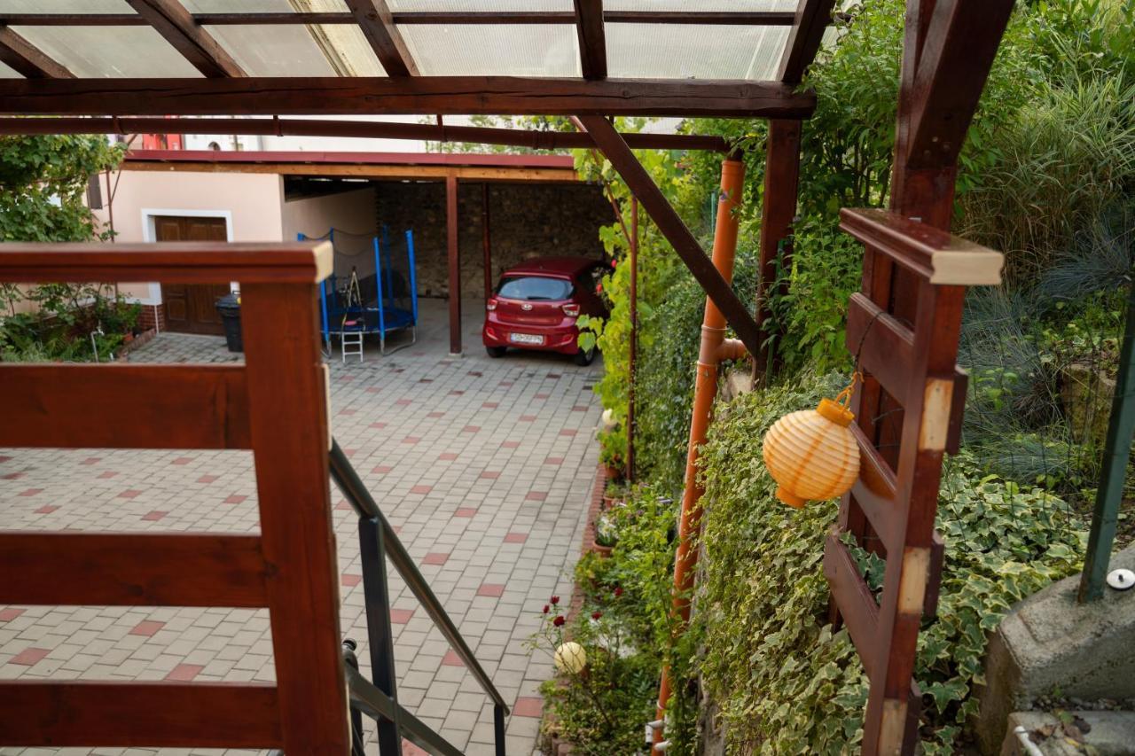 Apartament Panoramic La Casa In Comuna Răşinari Exterior foto